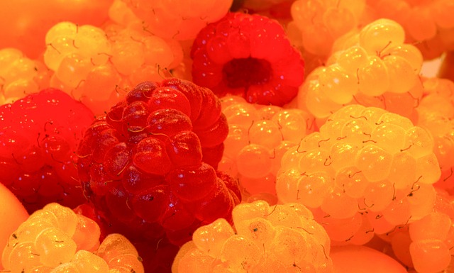 他都毫无保 他都毫无保